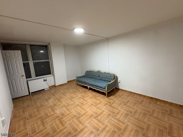 704 North Broad St. 6D D, Elizabeth City, NJ 07208