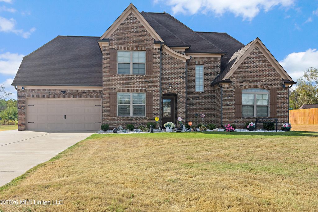 8111 Ashton Way, Southaven, MS 38672 — exterior