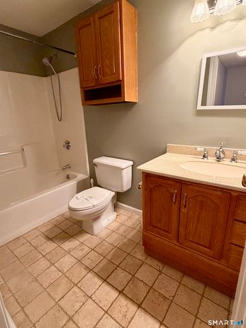 22 Amato Drive C, South Windsor, CT 06074