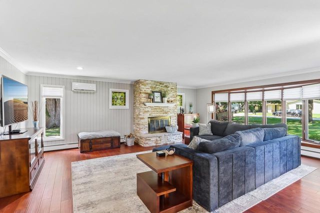4515 Beverly LANE, Kenosha, WI 53142
