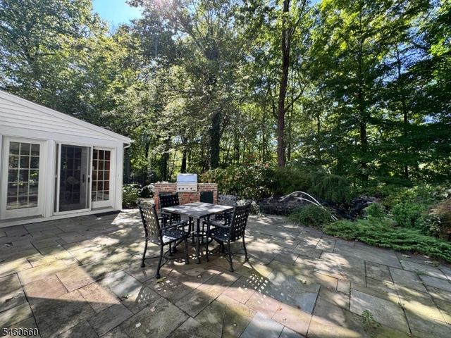 463 Laurel Ln, Kinnelon Boro, NJ 07405