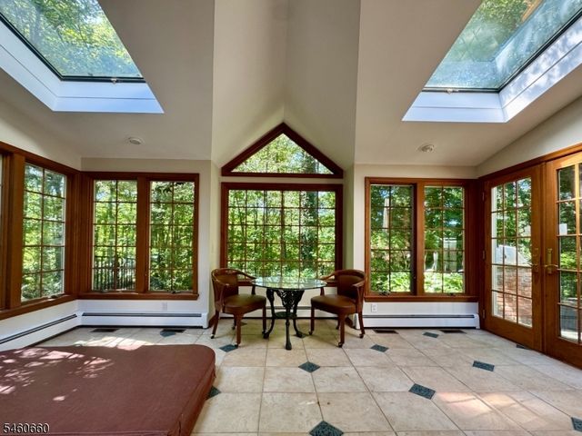 463 Laurel Ln, Kinnelon Boro, NJ 07405