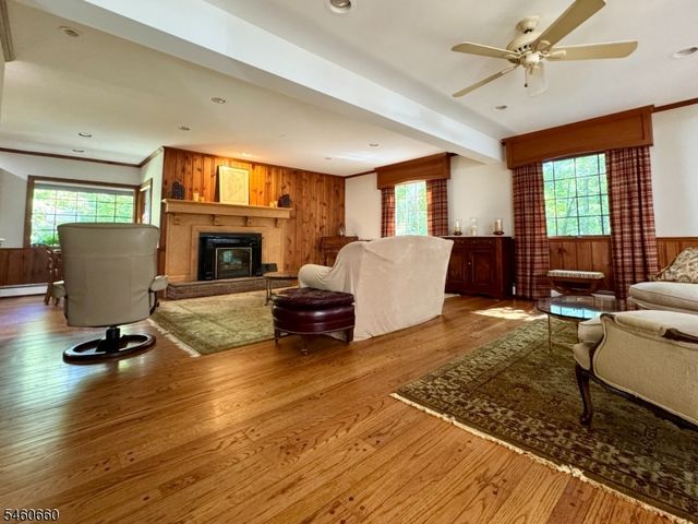 463 Laurel Ln, Kinnelon Boro, NJ 07405