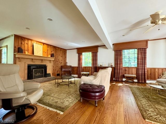 463 Laurel Ln, Kinnelon Boro, NJ 07405