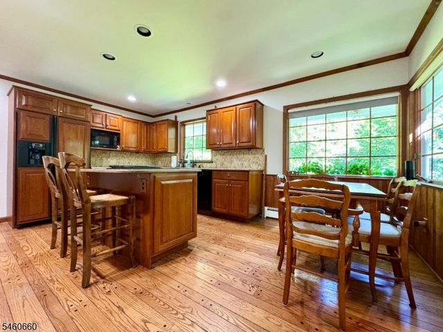 463 Laurel Ln, Kinnelon Boro, NJ 07405