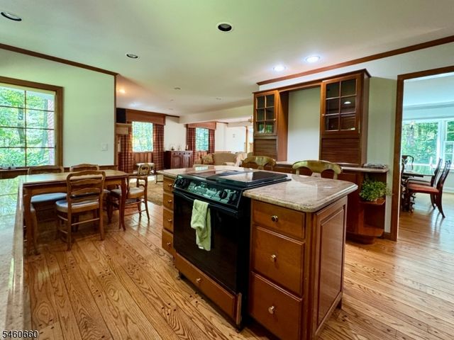 463 Laurel Ln, Kinnelon Boro, NJ 07405