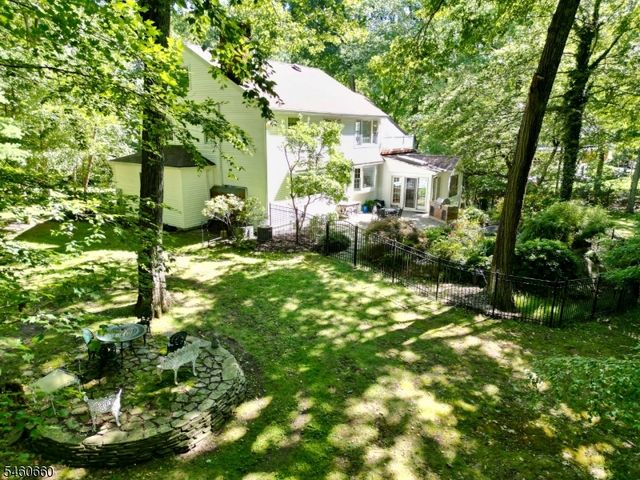 463 Laurel Ln, Kinnelon Boro, NJ 07405