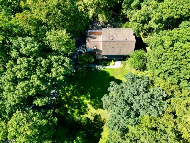 463 Laurel Ln, Kinnelon Boro, NJ 07405