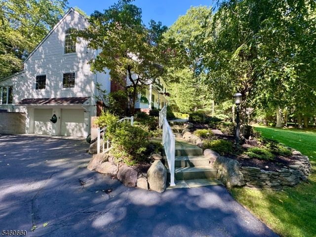 463 Laurel Ln, Kinnelon Boro, NJ 07405