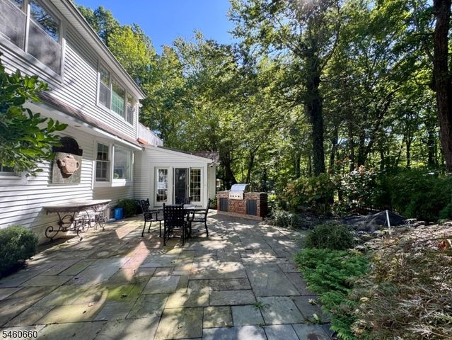 463 Laurel Ln, Kinnelon Boro, NJ 07405