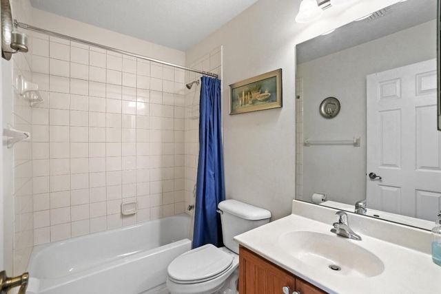 5961 London Lane, Tamarac, FL 33321