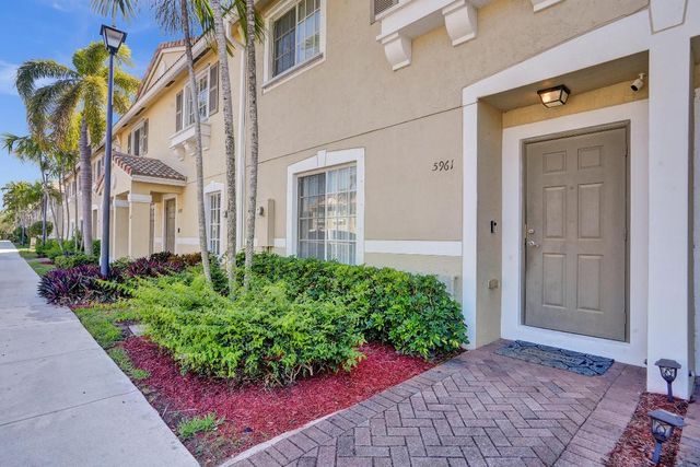 5961 London Lane, Tamarac, FL 33321