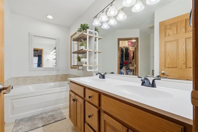 2407 Green Creek Road, Cedar Falls, IA 50613