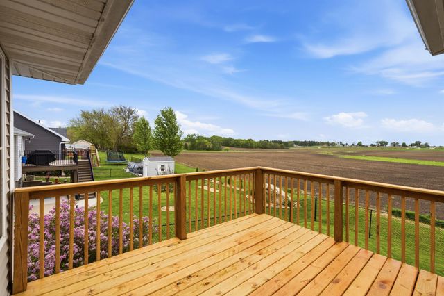 2407 Green Creek Road, Cedar Falls, IA 50613
