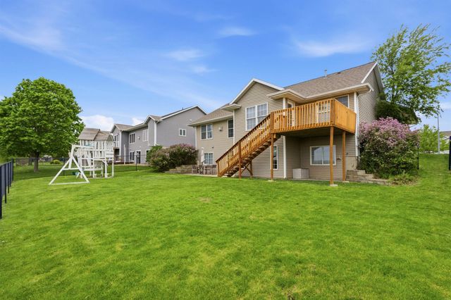 2407 Green Creek Road, Cedar Falls, IA 50613