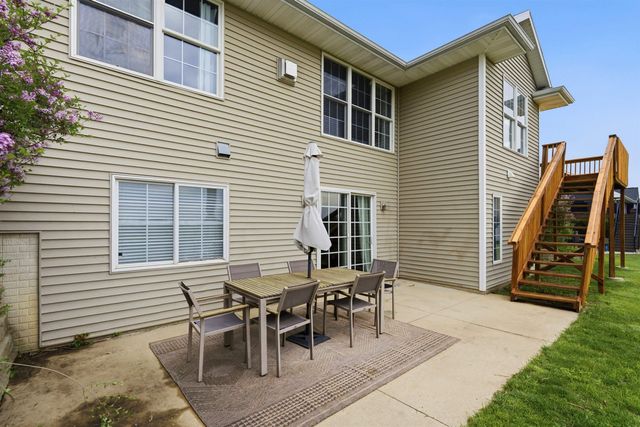 2407 Green Creek Road, Cedar Falls, IA 50613