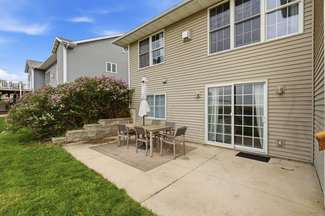 2407 Green Creek Road, Cedar Falls, IA 50613