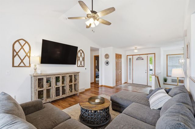 2407 Green Creek Road, Cedar Falls, IA 50613