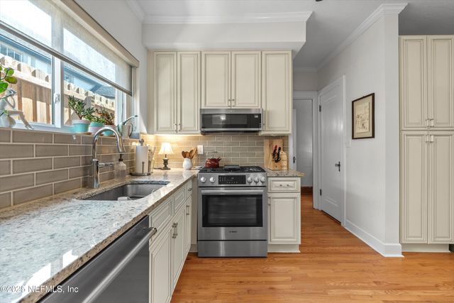 1112 COLOMBO Street, Jacksonville, FL 32207