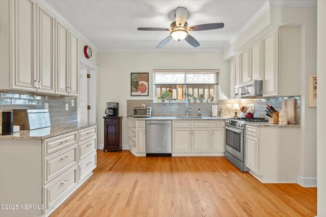 1112 COLOMBO Street, Jacksonville, FL 32207