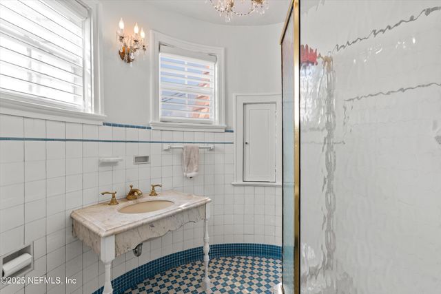 1112 COLOMBO Street, Jacksonville, FL 32207