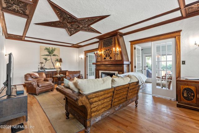 1112 COLOMBO Street, Jacksonville, FL 32207