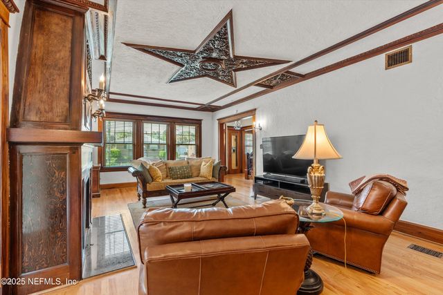 1112 COLOMBO Street, Jacksonville, FL 32207