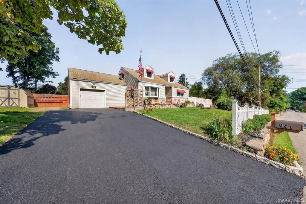 941 Lyman Avenue, Peekskill, NY 10566 — photo 3