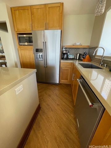 2470 Kalakaua Avenue 2401, Honolulu, HI 96815