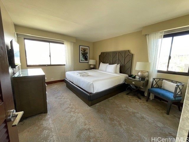 2470 Kalakaua Avenue 2401, Honolulu, HI 96815