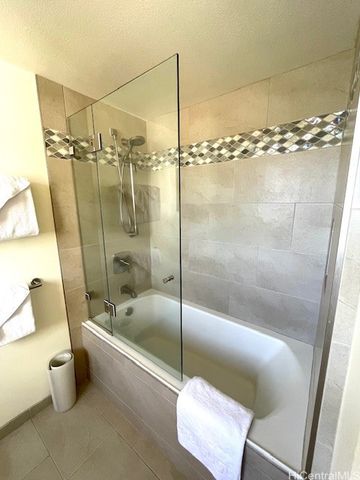 2470 Kalakaua Avenue 2401, Honolulu, HI 96815