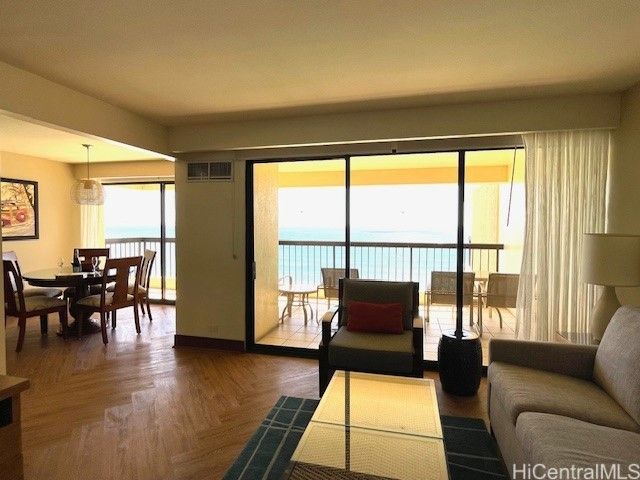 2470 Kalakaua Avenue 2401, Honolulu, HI 96815