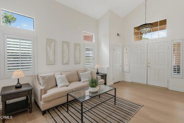 146 Symphony Lane, Oak Park, CA 91377