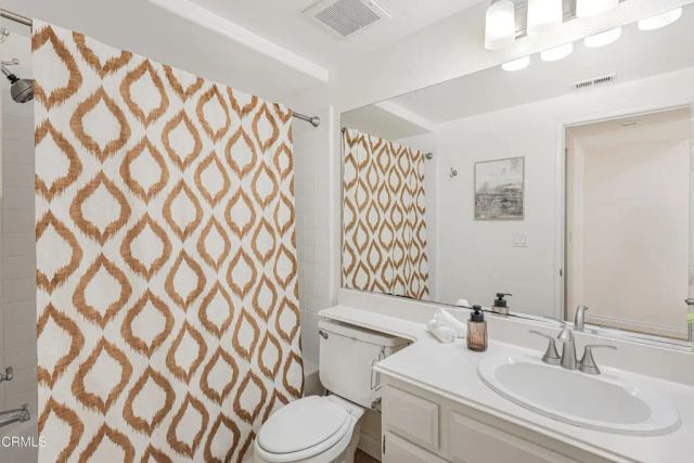 146 Symphony Lane, Oak Park, CA 91377