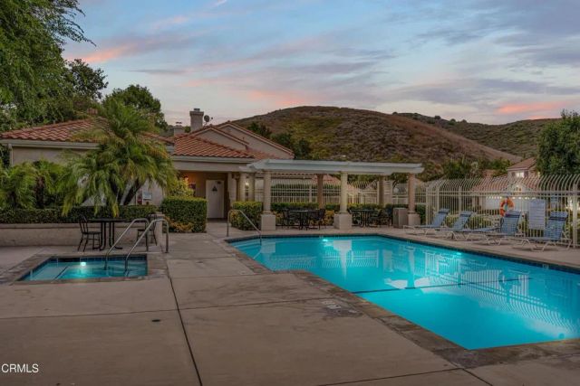 146 Symphony Lane, Oak Park, CA 91377