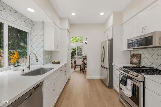 146 Symphony Lane, Oak Park, CA 91377