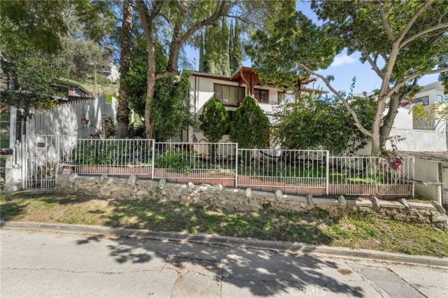 447 W Avenue 37, Los Angeles, CA 90065