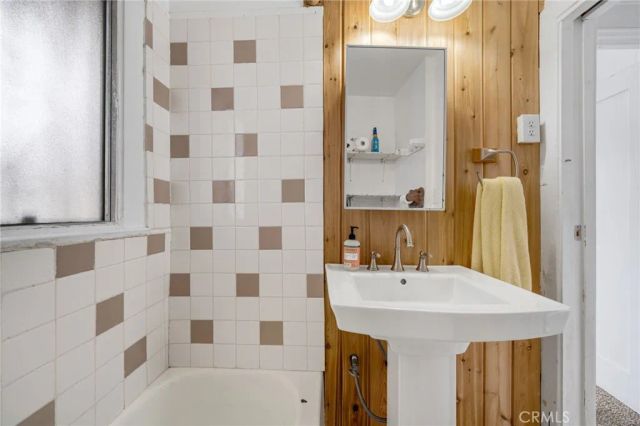 447 W Avenue 37, Los Angeles, CA 90065