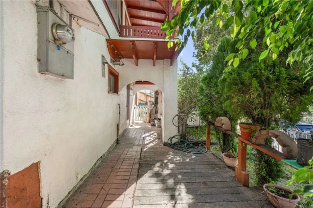 447 W Avenue 37, Los Angeles, CA 90065