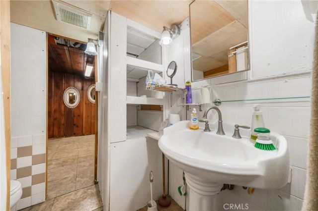 447 W Avenue 37, Los Angeles, CA 90065