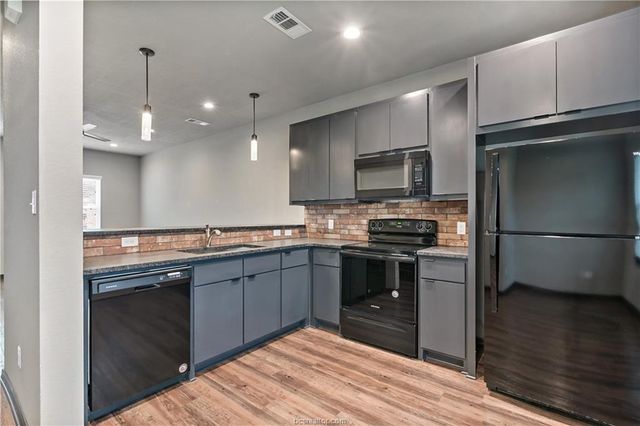 1451 Associates Avenue 707, College Station, TX 77845