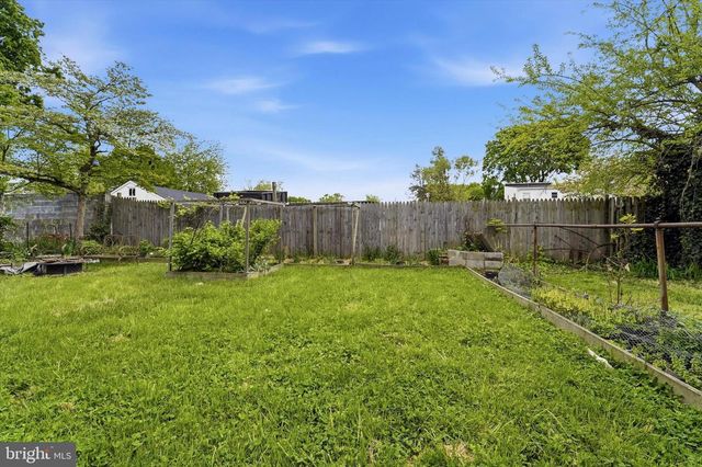 221 ARDMORE AVE, Ardmore, PA 19003