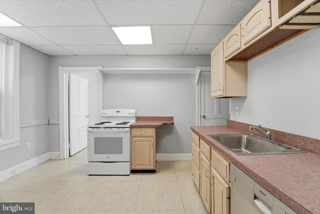221 ARDMORE AVE, Ardmore, PA 19003