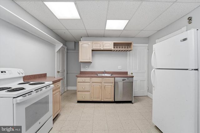 221 ARDMORE AVE, Ardmore, PA 19003