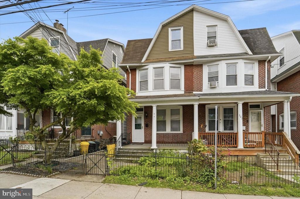 221 ARDMORE AVE, Ardmore, PA 19003