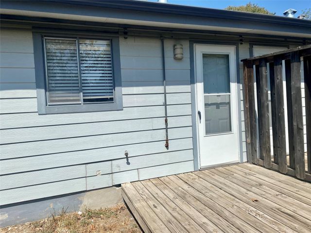 400 Swanee DR A, Austin, TX 78752