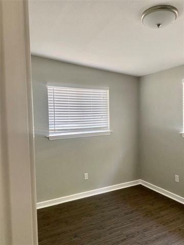 400 Swanee DR A, Austin, TX 78752