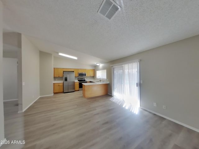 10717 W CAMPBELL Avenue, Phoenix, AZ 85037