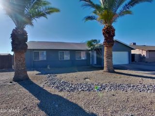 10717 W CAMPBELL Avenue, Phoenix, AZ 85037