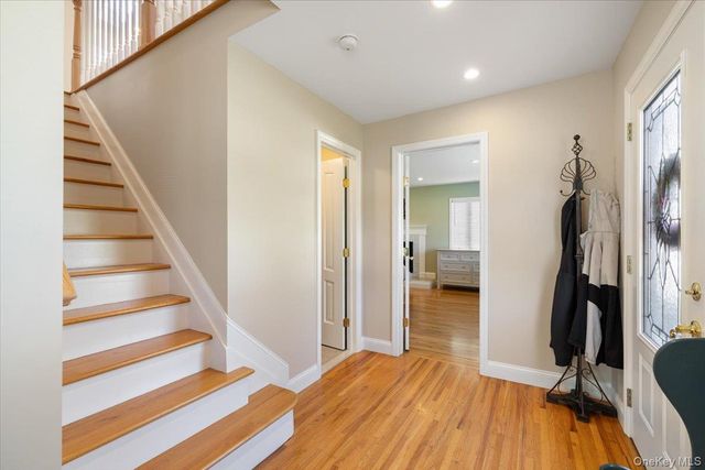 34 Farmers Avenue, Lindenhurst, NY 11757